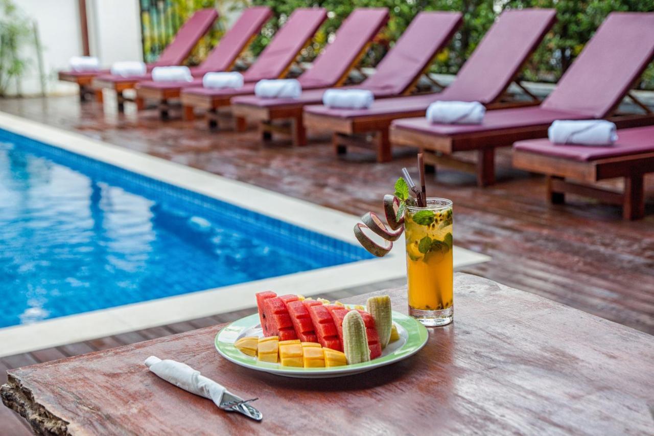 Poolside Villa Phnom Penh Exteriör bild